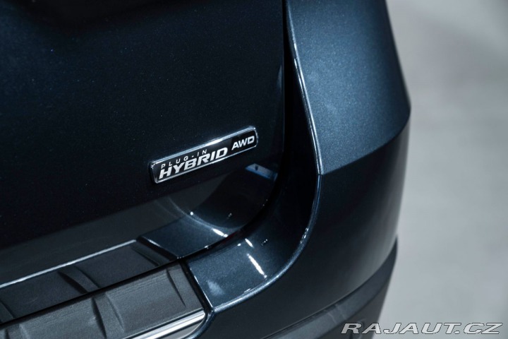 Ford Explorer Platinum Plug-in-Hybrid 4 2023