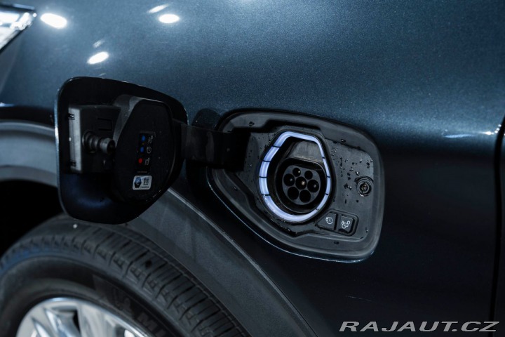 Ford Explorer Platinum Plug-in-Hybrid 4 2023