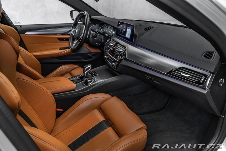 BMW M5 4.4 AT 2019