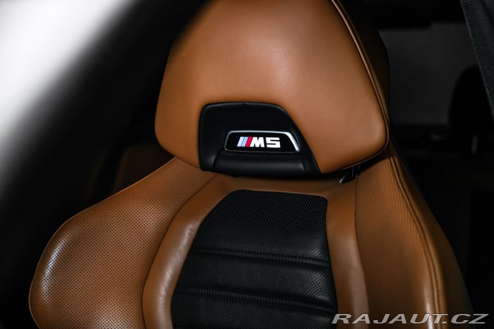 BMW M5 4.4 AT 2019