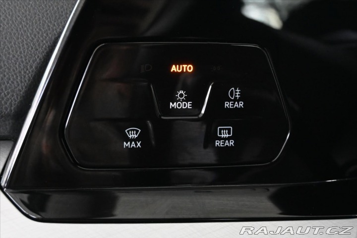 Volkswagen Golf 1,5 TSI 96 kW LIFE Záruka 2022