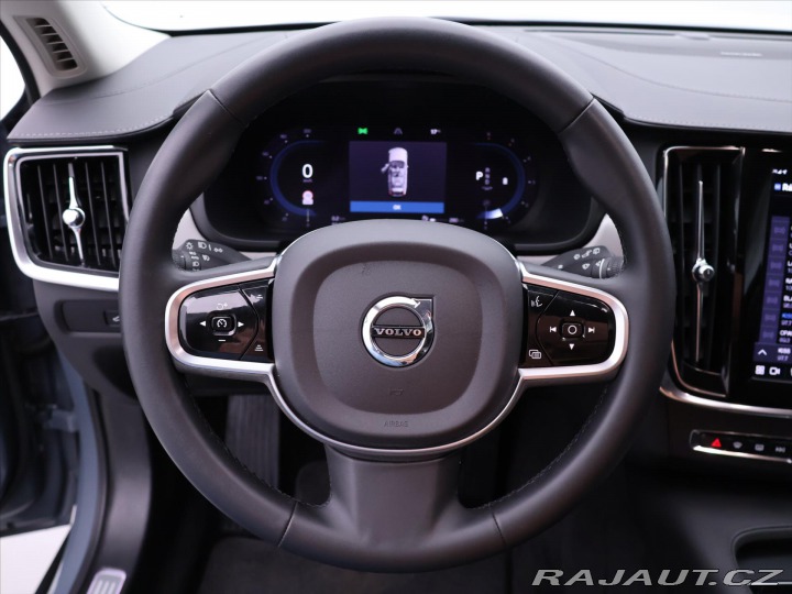 Volvo V90 2,0 B5 173kW AWD CZ 1.maj 2022