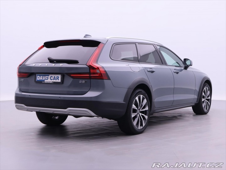 Volvo V90 2,0 B5 173kW AWD CZ 1.maj 2022