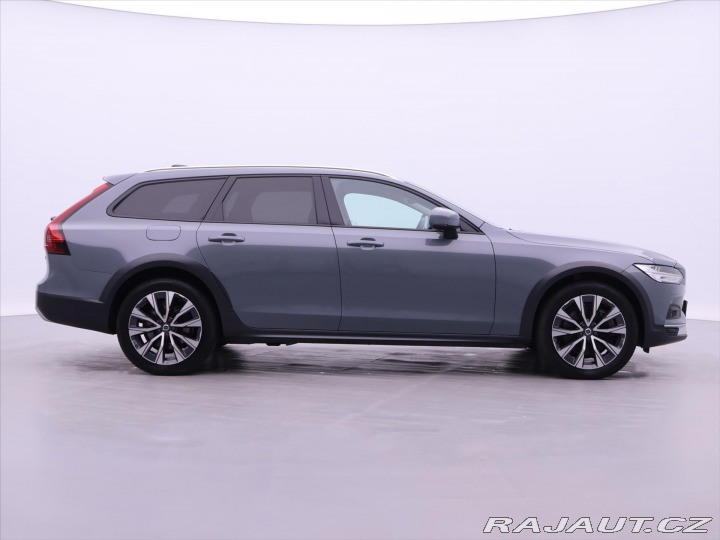 Volvo V90 2,0 B5 173kW AWD CZ 1.maj 2022