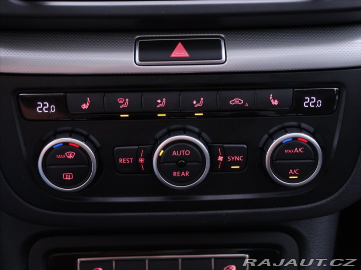Volkswagen Sharan 2.0 TDI 130kW Life Xenon 2013