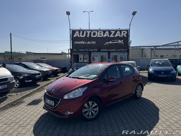 Peugeot 208 1,2 60 KW STK KOLA AC 2014