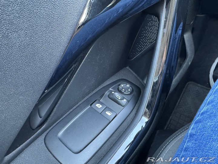 Peugeot 208 1,2 60 KW STK KOLA AC 2014