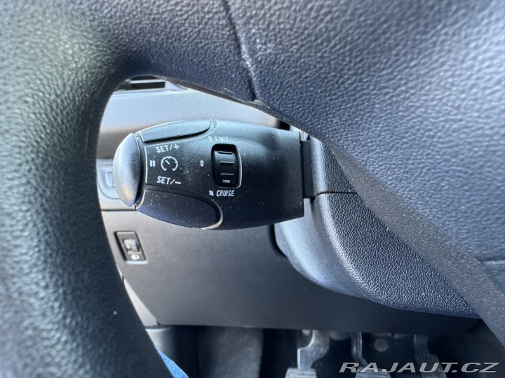 Peugeot 208 1,2 60 KW STK KOLA AC 2014