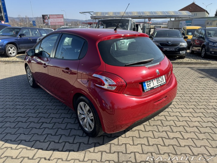 Peugeot 208 1,2 60 KW STK KOLA AC 2014
