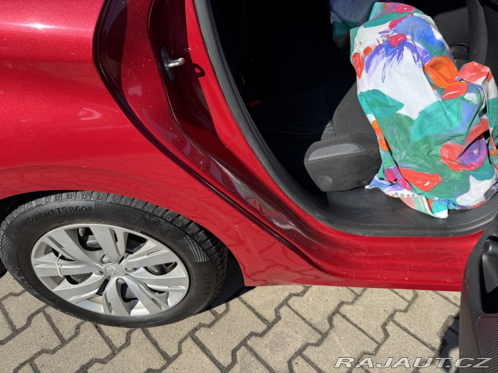 Peugeot 208 1,2 60 KW STK KOLA AC 2014