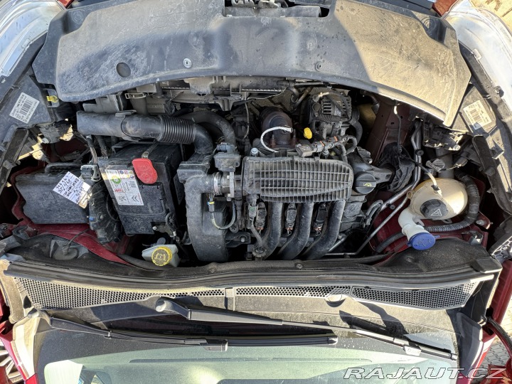 Peugeot 208 1,2 60 KW STK KOLA AC 2014