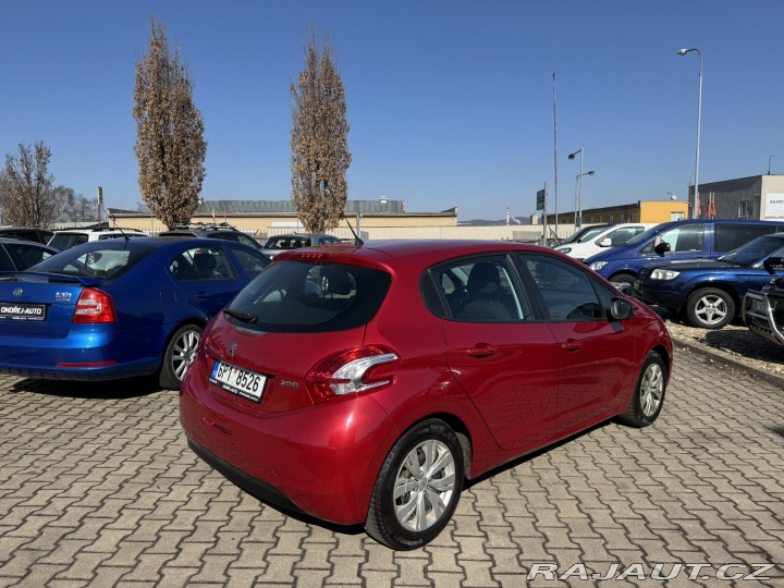 Peugeot 208 1,2 60 KW STK KOLA AC 2014