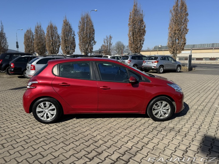 Peugeot 208 1,2 60 KW STK KOLA AC 2014