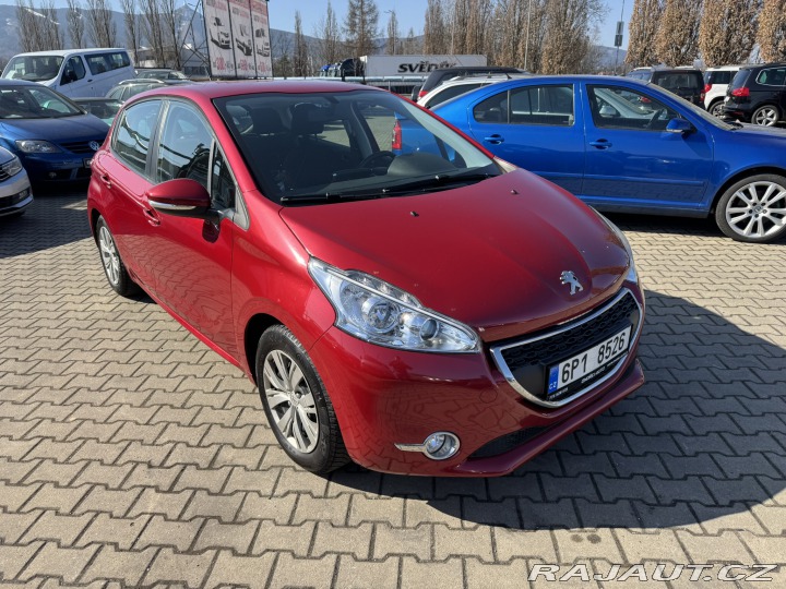 Peugeot 208 1,2 60 KW STK KOLA AC 2014