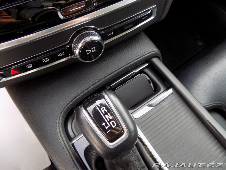 Volvo S90 2.0T4/Momentum/Full-LED/ 2018
