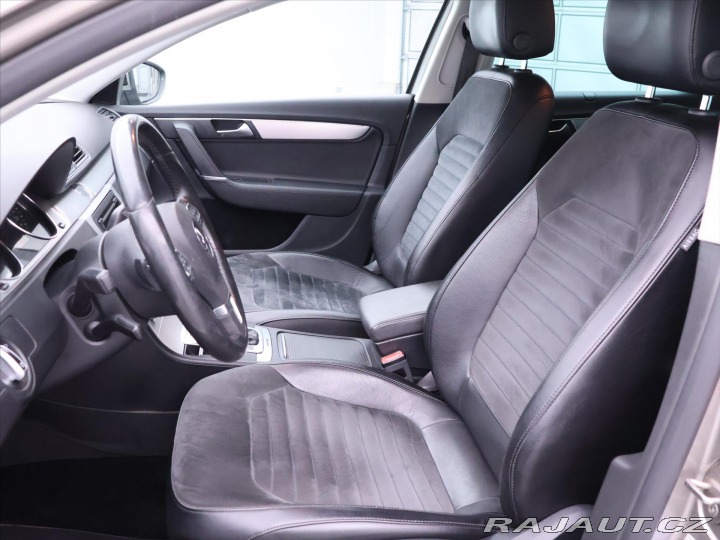 Volkswagen Passat 2,0 TDI DSG 4Motion High 2012