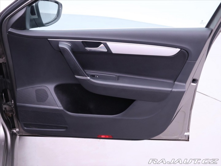 Volkswagen Passat 2,0 TDI DSG 4Motion High 2012
