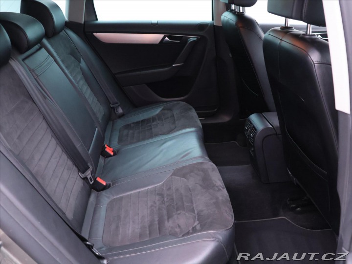 Volkswagen Passat 2,0 TDI DSG 4Motion High 2012