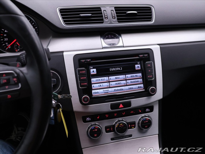 Volkswagen Passat 2,0 TDI DSG 4Motion High 2012