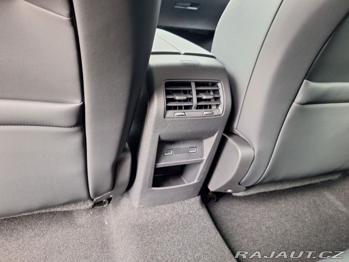 Peugeot 408 ALLURE Hybrid 136 e-DCS6 2025