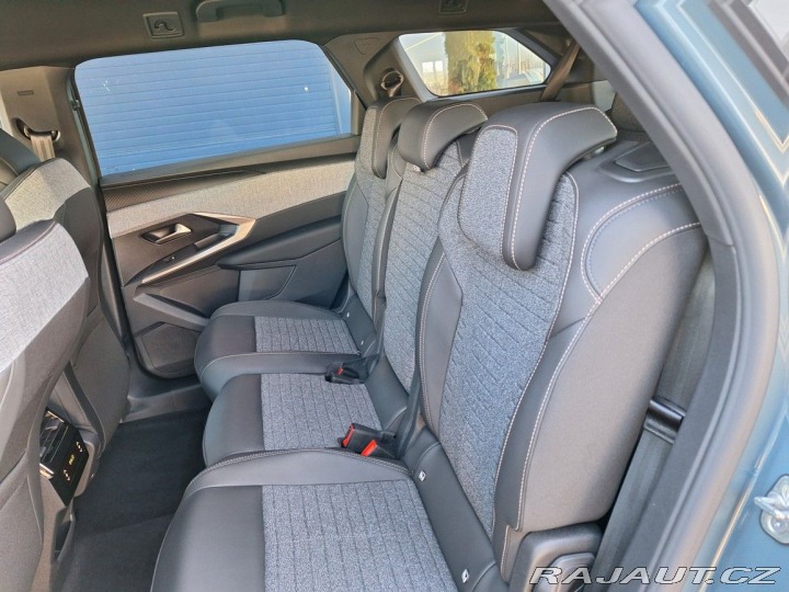 Peugeot 5008 ALLURE Hybrid 136 e-DCS6 2025