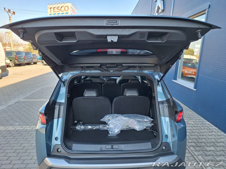 Peugeot 5008 ALLURE Hybrid 136 e-DCS6 2025
