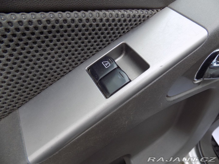 Nissan Navara 2.5DCI/4x4/klimatizace/ 2005