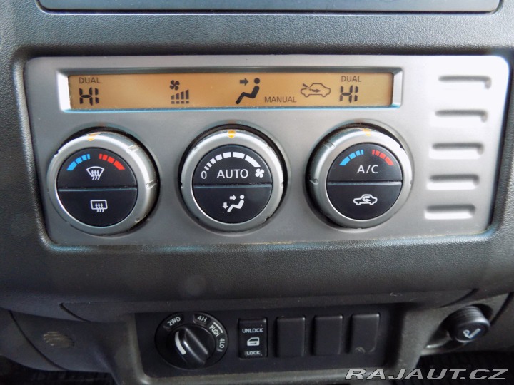 Nissan Navara 2.5DCI/4x4/klimatizace/ 2005