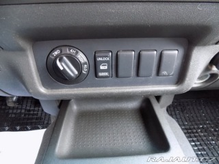 Nissan Navara 2.5DCI/4x4/klimatizace/ 2005