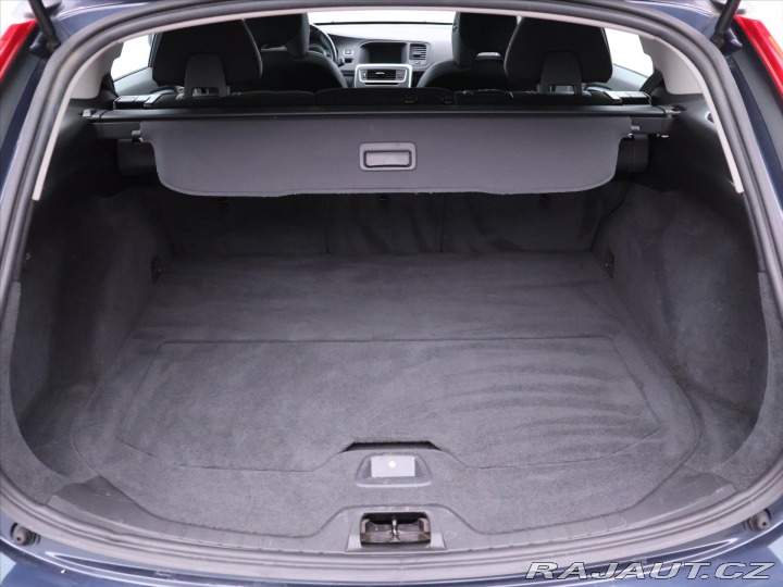 Volvo V60 2,0 D4 120kW Automat Mome 2012
