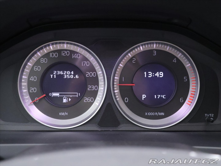 Volvo V60 2,0 D4 120kW Automat Mome 2012