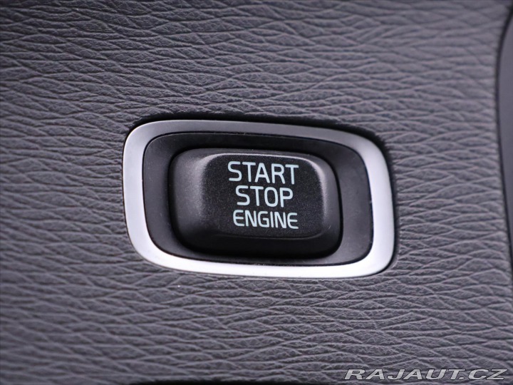 Volvo V60 2,0 D4 120kW Automat Mome 2012