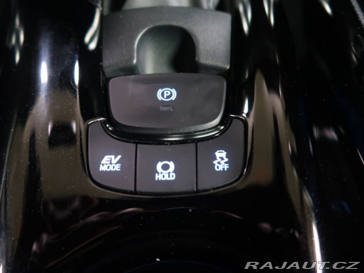 Toyota C-HR 1.8Hybrid,CZ,1Maj,Selecti 2019