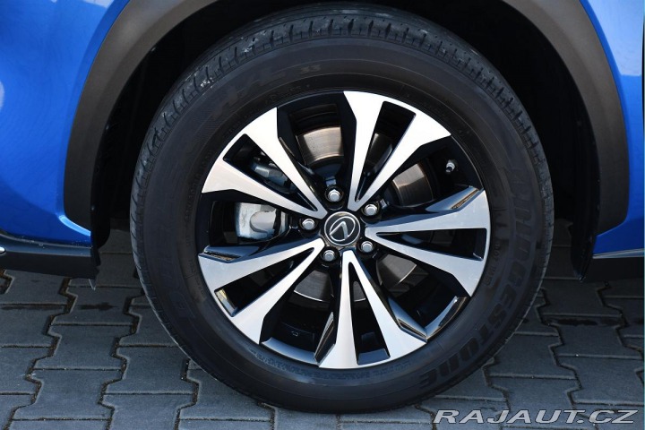 Lexus Ostatní modely NX 300h 2.5 4WD LED 2xPNEU ČR 12t 2020
