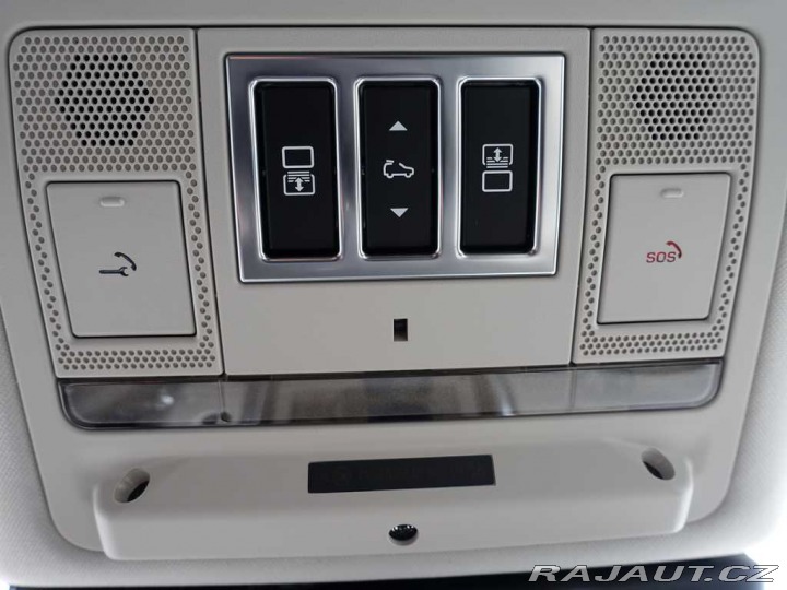 Land Rover Discovery 5 3,0 Dynamic SE D250 7 m 2025