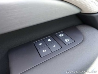 Land Rover Discovery 5 3,0 Dynamic SE D250 7 m 2025