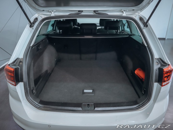 Volkswagen Passat 1.5TSi, Elegance 110 kW 2020