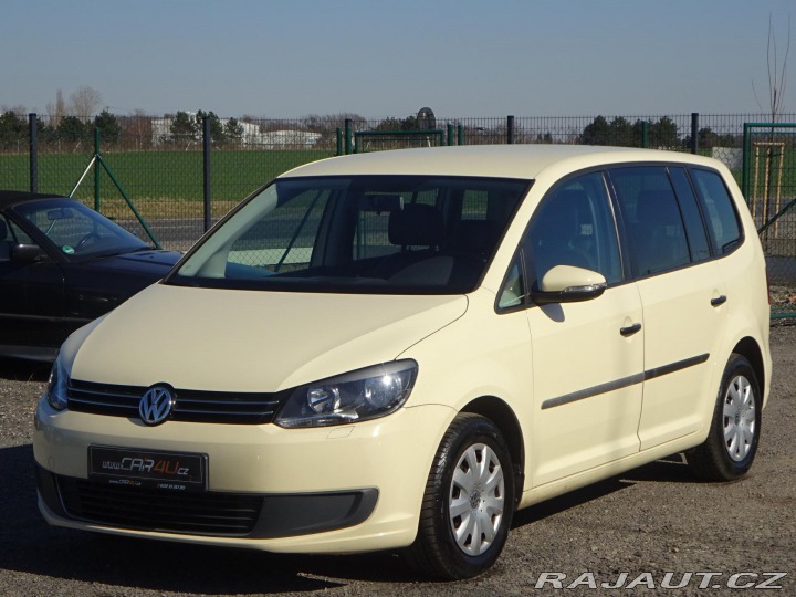 Volkswagen Touran 2.0TDI DSG 7 MÍST KŮŽE SE 2015
