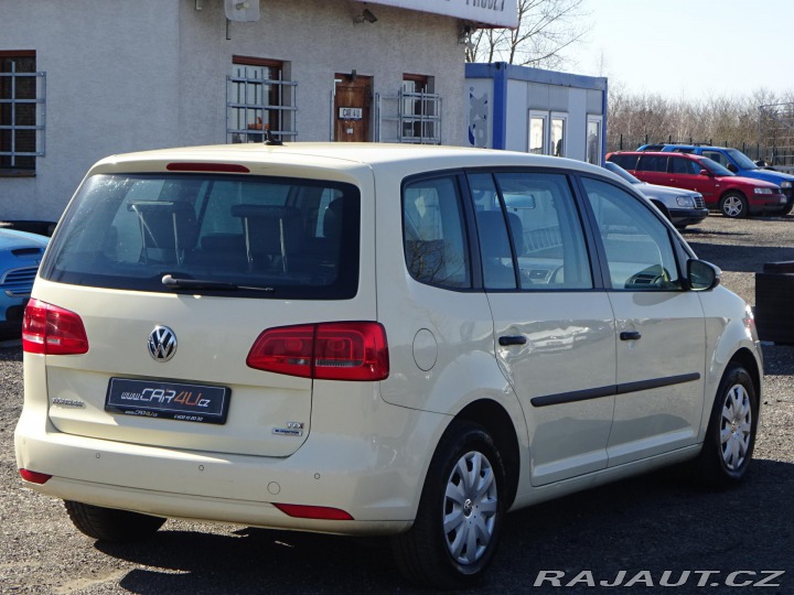 Volkswagen Touran 2.0TDI DSG 7 MÍST KŮŽE SE 2015