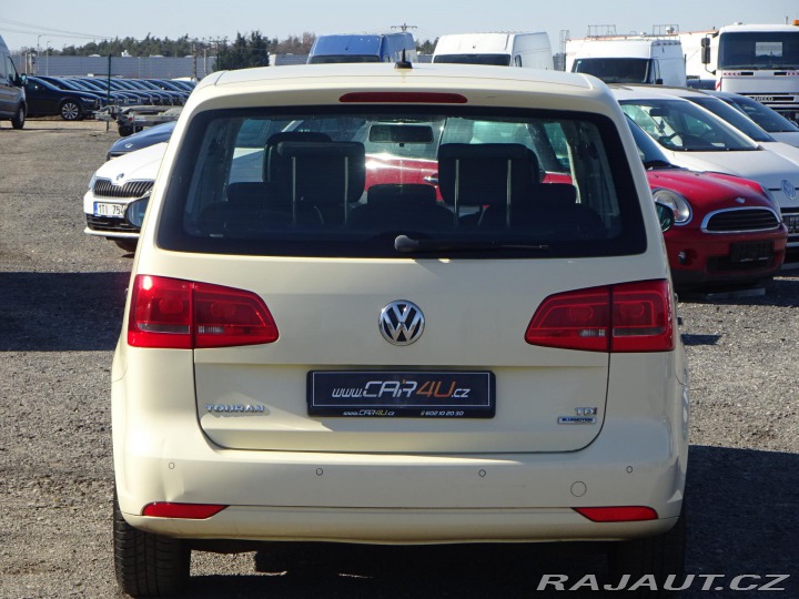Volkswagen Touran 2.0TDI DSG 7 MÍST KŮŽE SE 2015