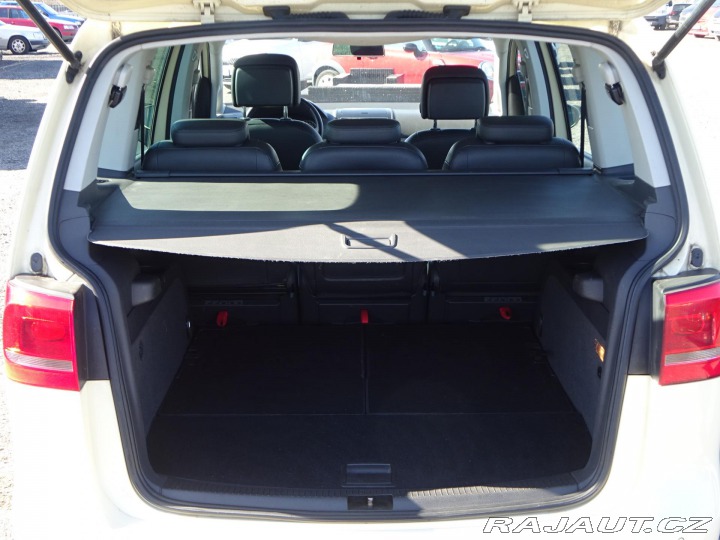 Volkswagen Touran 2.0TDI DSG 7 MÍST KŮŽE SE 2015