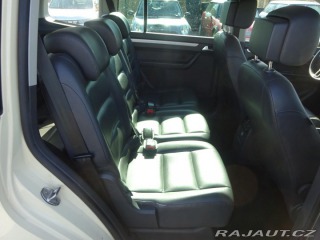 Volkswagen Touran 2.0TDI DSG 7 MÍST KŮŽE SE 2015