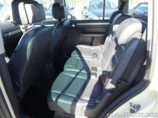 Volkswagen Touran 2.0TDI DSG 7 MÍST KŮŽE SE 2015