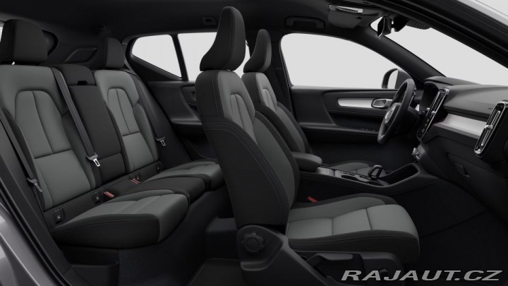 Volvo XC40 B3 2.0L 163 HP AT7 FWD CO 2025