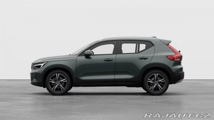 Volvo XC40 B3 2.0L 163 HP AT7 FWD CO 2025
