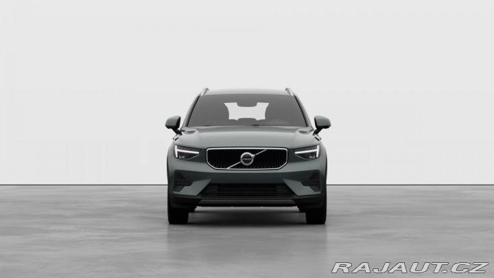 Volvo XC40 B3 2.0L 163 HP AT7 FWD CO 2025