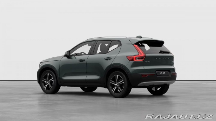 Volvo XC40 B3 2.0L 163 HP AT7 FWD CO 2025