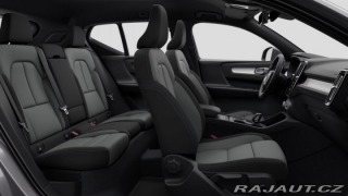 Volvo XC40 B3 2.0L 163 HP AT7 FWD CO 2025