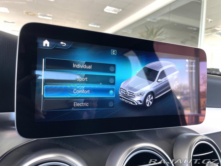 Mercedes-Benz GLC 300e 4Matic*Webasto*Panor 2021