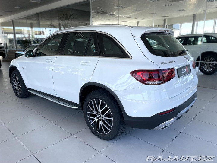 Mercedes-Benz GLC 300e 4Matic*Webasto*Panor 2021